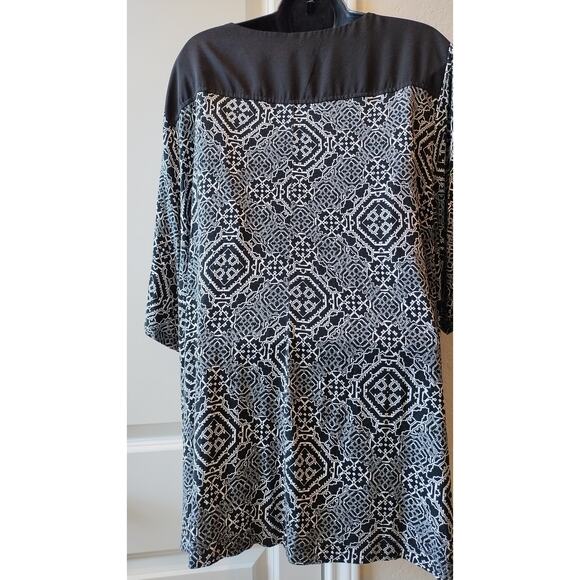 Cato Black/Tan Plus size 22/24 Stretch Tunic Blouse with Neckline Hem Detail - Picture 6 of 13